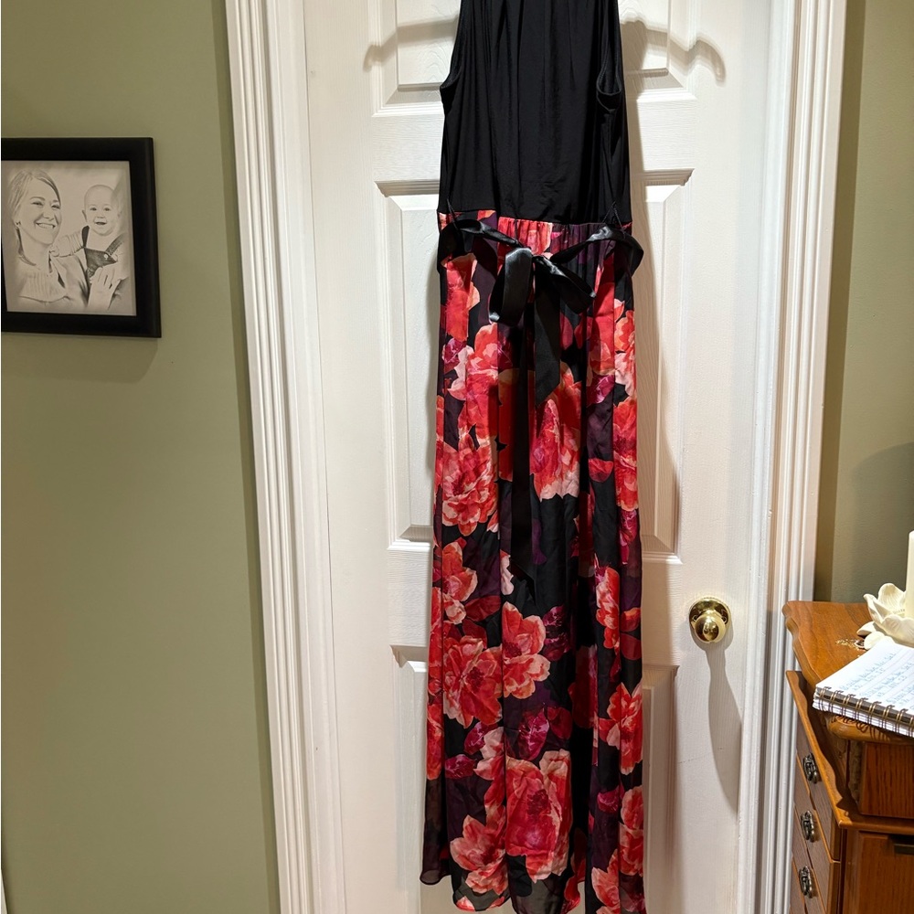 SLNY Classic Black and Floral Dress